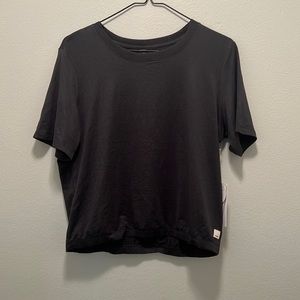 VUORI charcoal grey top NWT